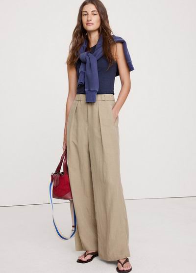 白菜价!Banana Republic 折扣区服饰4折起+额外8折:羊毛混纺T恤 23.99加元、衬衫 31.99加元、羊毛混纺高领T恤 39.99加元