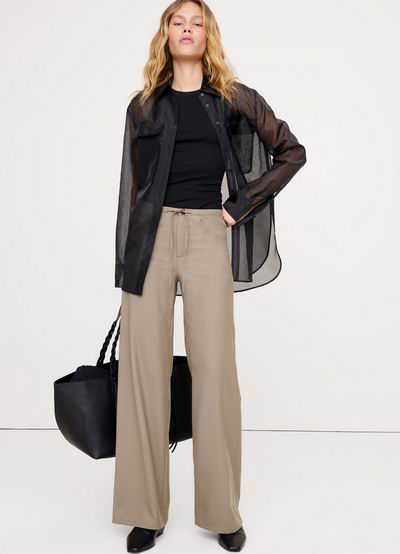 白菜价!Banana Republic 折扣区服饰4折起+额外8折:羊毛混纺T恤 23.99加元、衬衫 31.99加元、羊毛混纺高领T恤 39.99加元