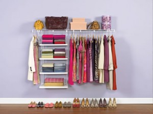 RUBBERMAID Closet Helper 4-Shelf Unit