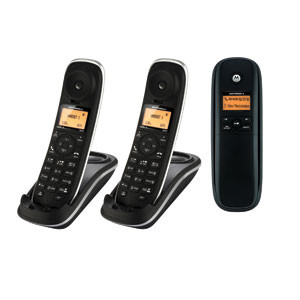 MOTOROLA H203 3-HANDSET DUAL DISPLAY CORDLESS PHONE WITH DECT 6.0 AND CALLER ID - DAMAGED BOX