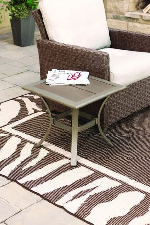 hometrends Rushreed Faux Wood Top Patio Side Table仿木台面边桌