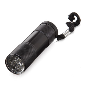 HRS GLOBAL METAL LED FLASHLIGHT 手电筒0.99元清仓，9灯珠送3电池