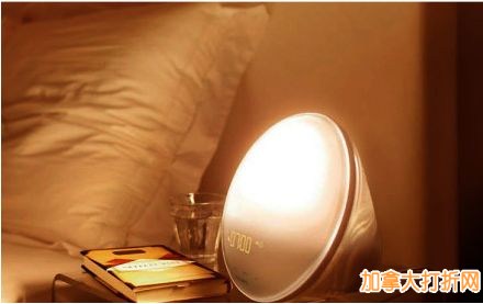  快在家看日出了！Philips HF3520 Wake-Up Light 自然唤醒灯特价109.99元，原价179.99元，包邮