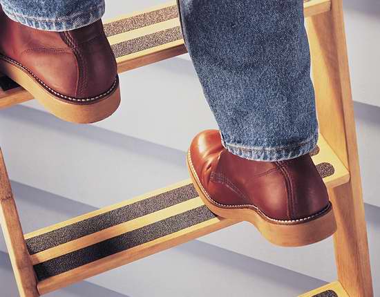  持久耐磨，保障家人安全，有效防止滑到意外！多款3M Safety-Walk 室外安全防滑贴片5.1折5.99元起特卖！