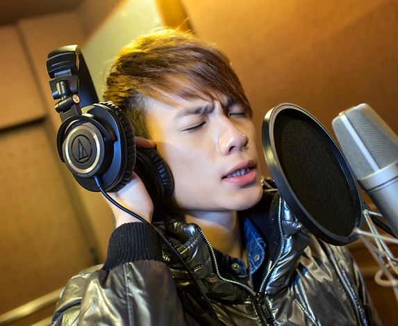  中国好声音御用神器，还原最真实音色！Audio-Technica 铁三角 ATH-M50x 头戴式专业耳机 194.99元特卖，原价286.79元，包邮！