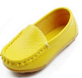  DADAWEN 防滑童鞋（五种颜色可选）14.99-17.99元，原价89.99元，包邮