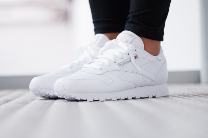  REEBOK Classic经典运动鞋/休闲鞋（两种颜色可选）67.5元特卖，原价90元