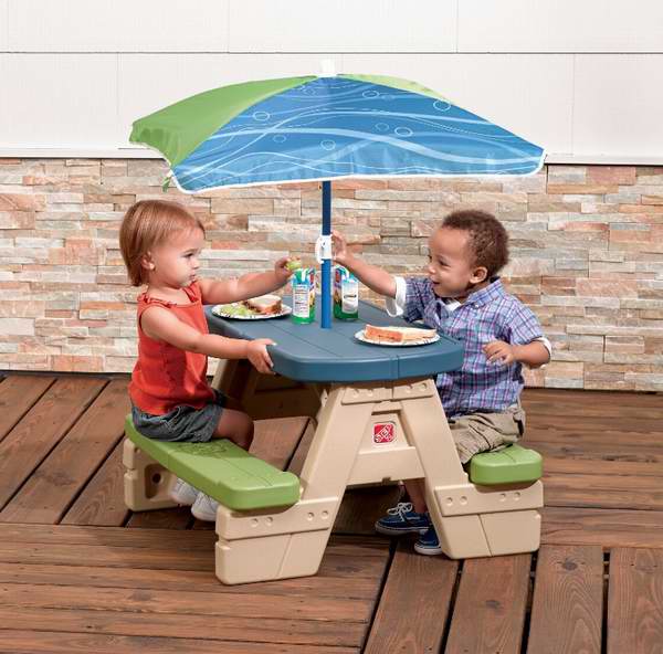  Step 2 Sit & Play 儿童庭院餐桌椅带伞套装5.4折 43.2元限时特卖！再购1元商品总价降为39元！