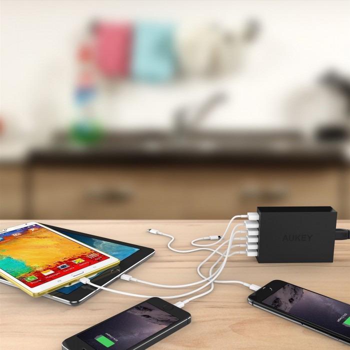  AUKEY 25W / 5A  5口大功率智能快速充电器 6.79元限量特卖，原价 15.99元