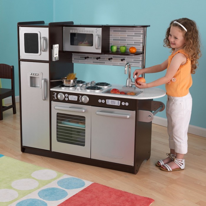  美国亚马逊高分评价，KidKraft 仿真儿童厨房玩具套装 170.99元特卖，原价 257.59元，包邮