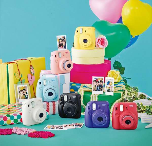  Fujifilm 富士 Instax Mini 8 小巧可爱拍立得+20张相纸超值装 70.22-70.49加元限时清仓并包邮！3色可选！
