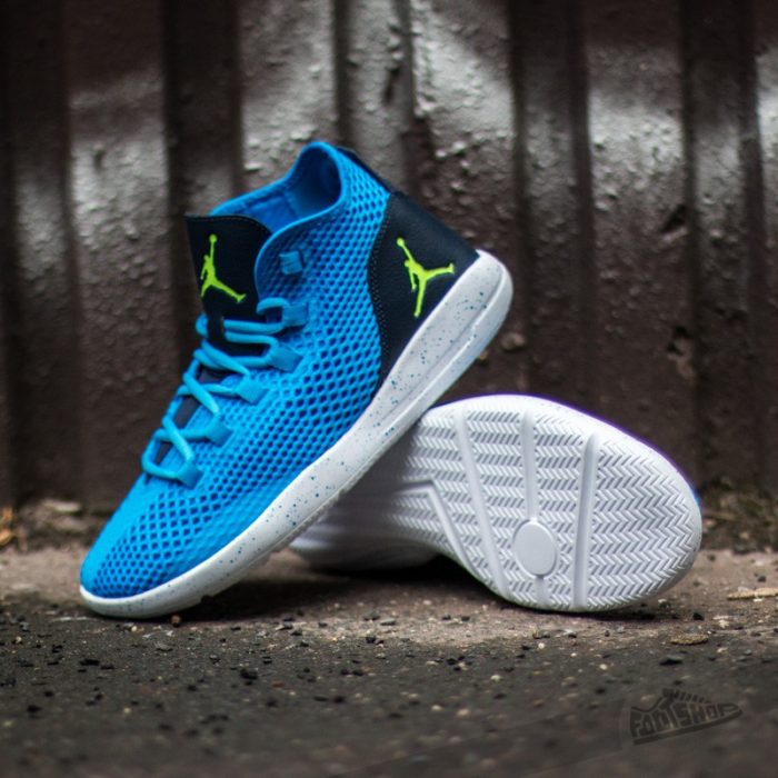  Nike Jordan Reveal 乔丹系列运动鞋 125.99元特卖（2色可选），原价 160元，包邮