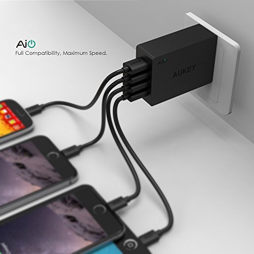  Aukey 40W / 8A 4口智能快速充电器 13.59元限量特卖，原价 16.99元