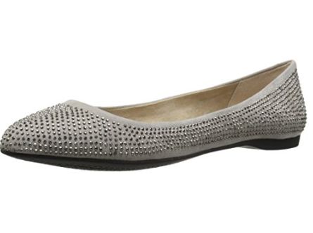  Jessica Simpson 一脚蹬平底鞋 22.01元起特卖（2色可选），原价 115元