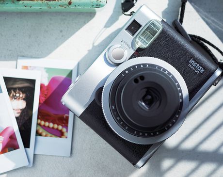 历史新低！Fujifilm instax mini 90 高规格拍立得相机+40张相纸+便携包套装6.8折 175.55元限时特卖并包邮！