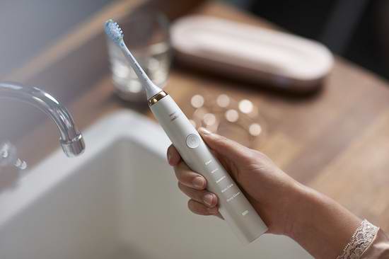  Philips 飞利浦 Sonicare DiamondClean HX9332/10 钻石亮白系列智能电动牙刷 169.99元限时特卖并包邮！