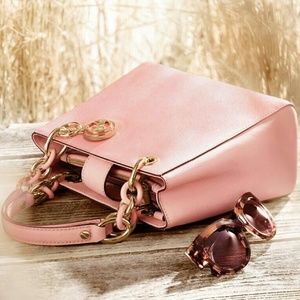  Michael Kors Cynthia 中号手提包/斜挎包 283.5加元(2色），原价 378加元，包邮