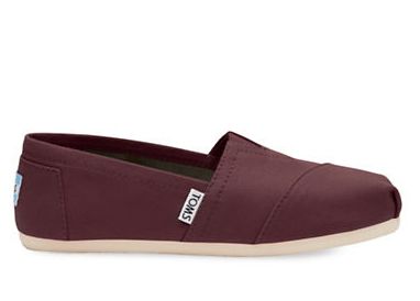  TOMS 女款帆布鞋 45加元，原价 60加元