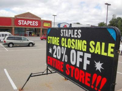  Staples 亏损严重，宣布今年将关闭北美70家门店！