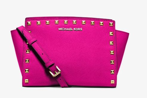  Michael Kors Selma中号柳钉耳朵包 194.6加元，原价 278加元，包邮