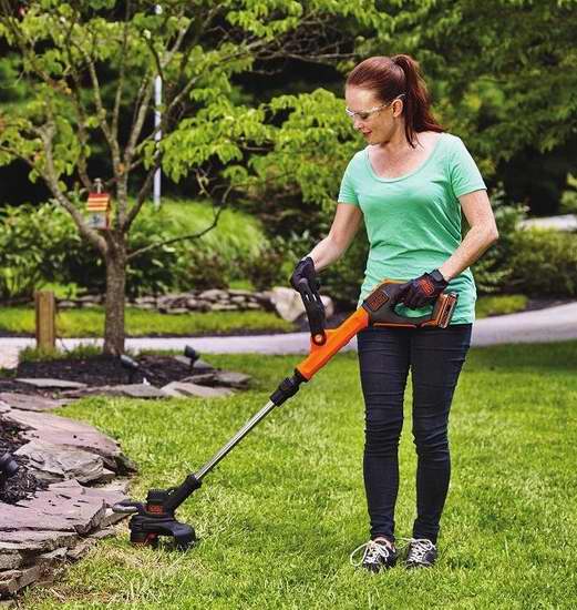  BLACK + DECKER LST522 20伏12英寸草坪修边机 93.6加元（原价 146加元）+包邮！