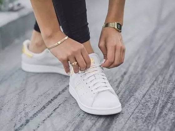  ADIDAS Stan Smith女款小金鞋 69.99加元，原价 110加元