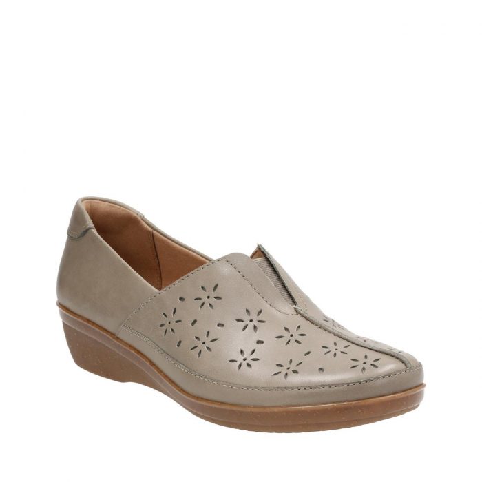  Clarks Everlay Dairyn 一脚蹬 54.97加元（3色），原价 149.99加元