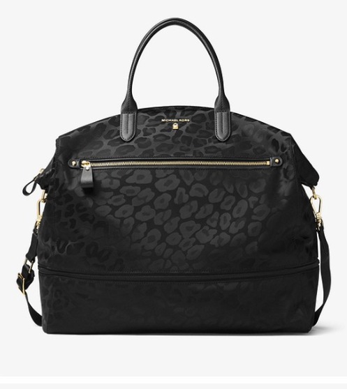  MICHAEL KORS Kelsey 尼龙旅行手提包 149.25加元，原价 298加元，包邮