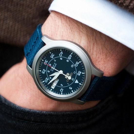  Seiko 精工5号 SNK807 男士自动机械腕表/手表6.4折 89.08加元包邮！