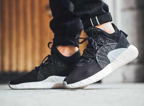  造型独特，吸睛效果自然不凡！精选7款 Adidas Originals Tubular Rise男士袜套式运动鞋 150加元（黑色款），原价 200加元，包邮