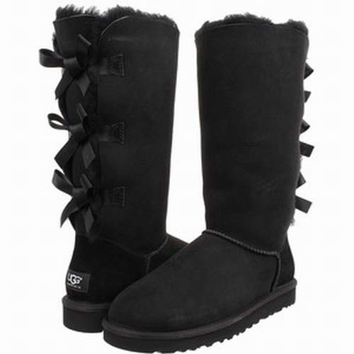  UGG Bailey Bow II 三蝴蝶结 雪地靴 大童黑色款  174.99加元，原价 250加元，包邮