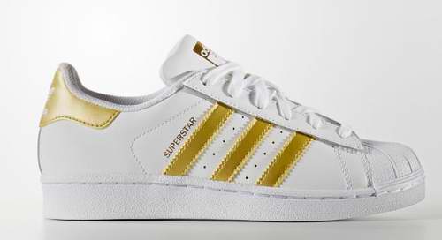  Adidas Superstar 女款大童经典运动鞋 39.95加元，原价 85加元