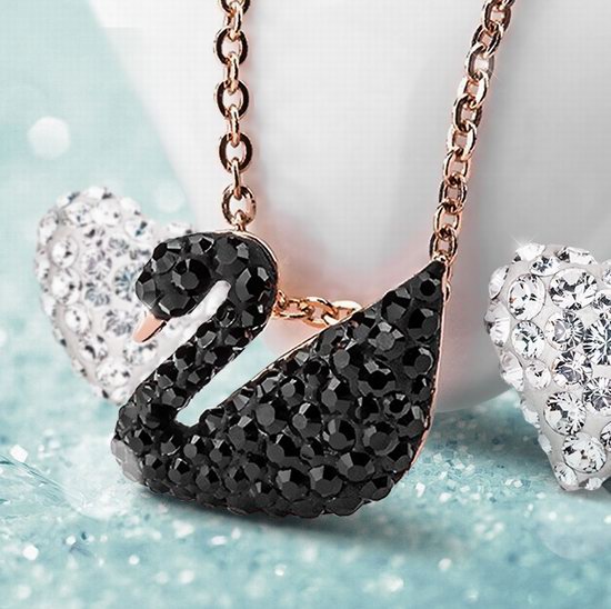  Swarovski 施华洛世奇水晶 女神节大促！精选水晶饰品、手表等8.5折+满送限量版雨伞！收黑天鹅项链、耳钉！