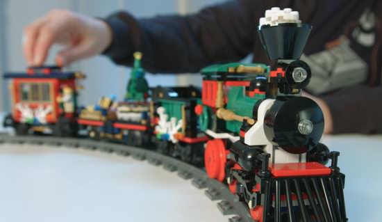  LEGO 乐高 Creator Expert 10259冬季乡村火车站 90.87加元，原价 129.86加元，包邮