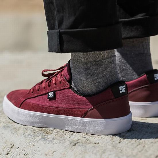  DC Shoes 时尚板鞋、休闲鞋、运动鞋、服饰等4.8折起！最高额外再打7折！