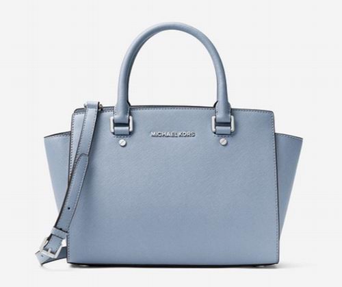  MICHAEL KORS Selma 中号耳朵包 140.96加元，原价 358加元，包邮