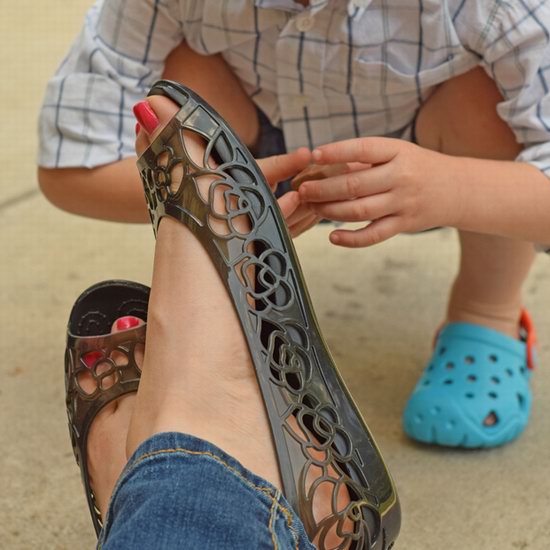  Crocs Isabella Jelly II 女式平底凉鞋3.4折 18.69-21.99加元清仓！4色可选！