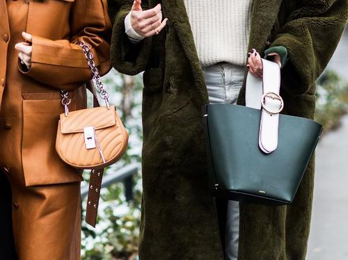  精选Celine、Burberry 、Moncler、Gucci 等大牌美包、美鞋、羽绒服、墨镜 5折起特卖！