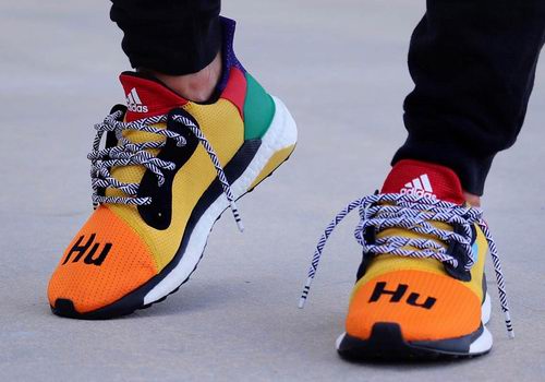  Pharrell x adidas 全新联名 3款 Solar Hu Glide ST拼色潮鞋/彩虹鞋 东部时间 9月25日 8点30分 发售