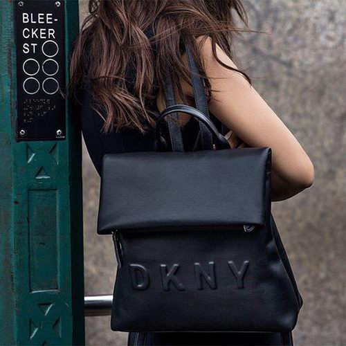  DKNY Tilly Logo双肩包 蓝色款 138.6加元，原价 198加元，包邮