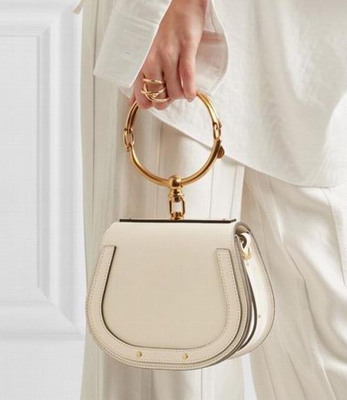  Chloe Off-White Nile手镯式手袋 6.8折 1720加元，原价 2530加元，包邮