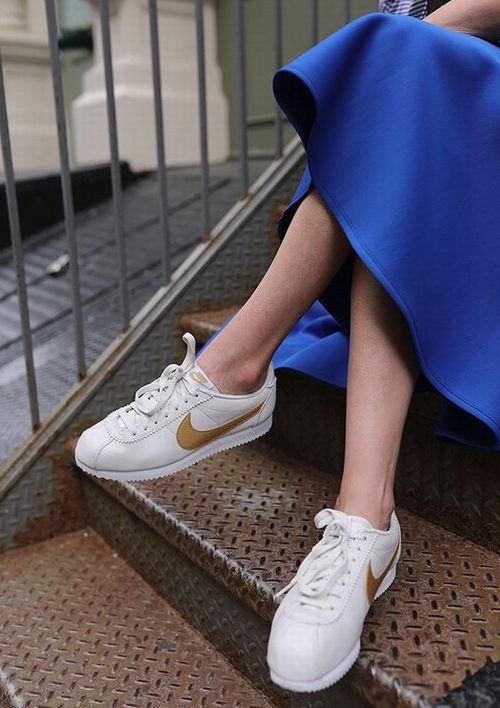  手慢无！Nike 耐克 Classic Cortez 金色logo阿甘鞋 58.5加元（7码），原价 120加元