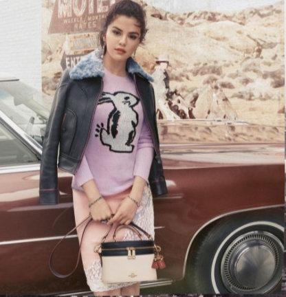  萌翻了！Coach x Selena Gomez 兔子图案毛衣 198.4加元，原价 495加元，包邮