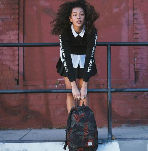  精选 Herschel Supply Co复古双肩包、旅行包7.5折优惠！