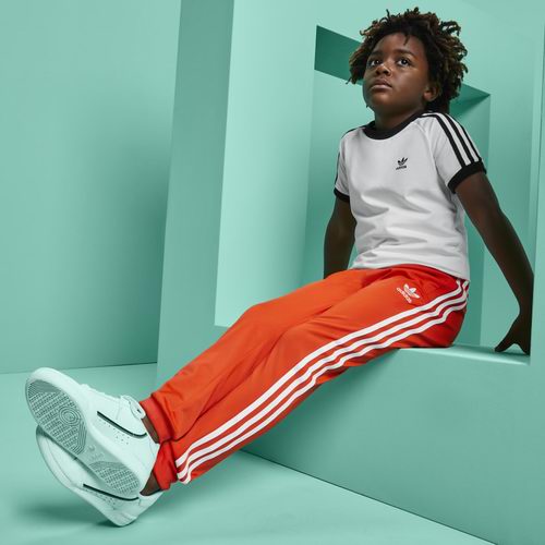  Adidas 春季特惠：精选儿童运动服、运动鞋 6折起+额外5折，T恤低至15加元！