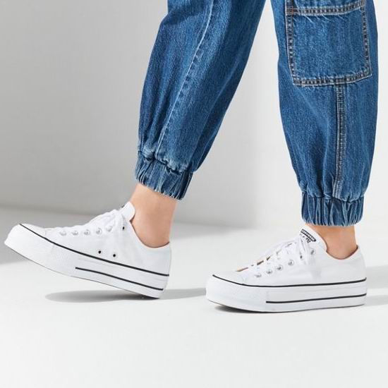  Converse 匡威 Lift Canvas 女式厚底休闲小白鞋 59.9加元（2色），原价 75加元