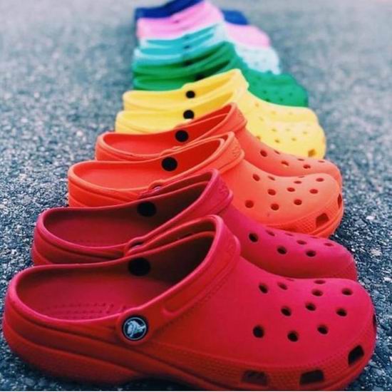  Crocs 卡洛驰 官网大促升级！精选洞洞鞋、凉鞋等4折起+额外7.5折！内附单品推荐！