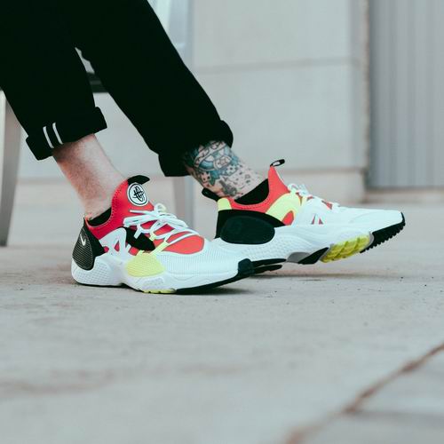  Nike 耐克 Huarache E.D.G.E. 男士运动鞋 86.06加元（5色），原价 135加元
