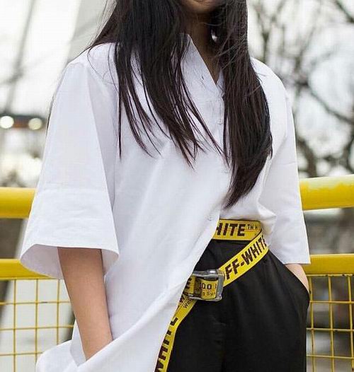  凹造型必备！Off-White 超火黄腰带 男女同款 百搭 153加元，原价 295加元，包邮