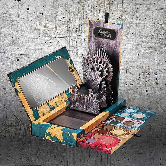  手慢无！URBAN DECAY Game of Thrones 权力的游戏 联名彩妆 20色眼影盘 、龙之母高光盘变相7折！